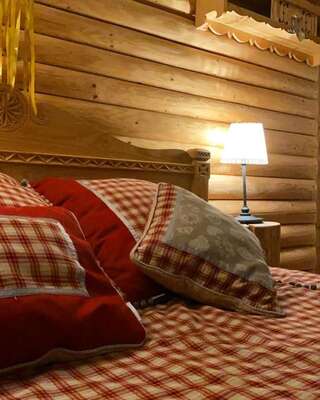 Отели типа «постель и завтрак» Siumno Izba B&B Brzegi Бжеги Семейный номер с видом на горы-58